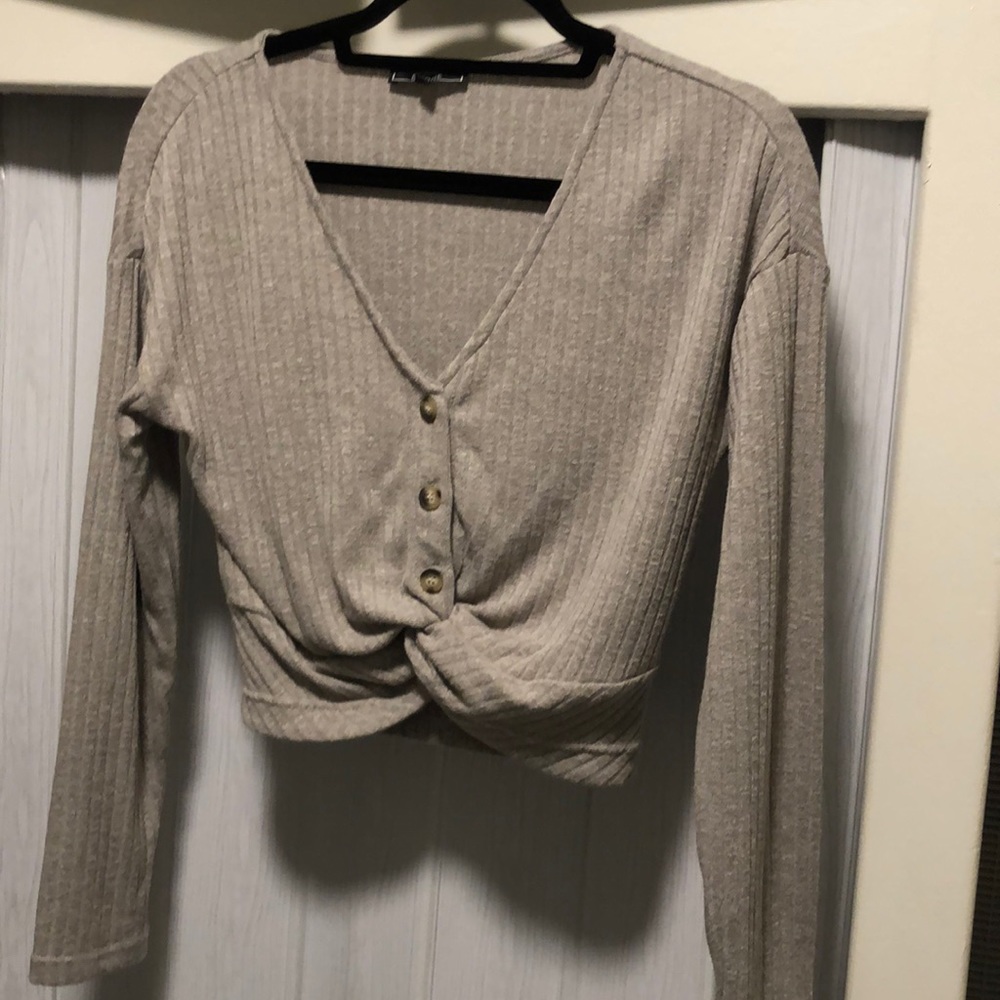 Gray Cropped sweater with big buttons